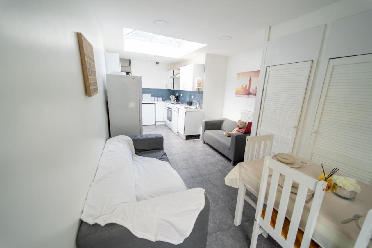 Stay Sa Cosy Equipped Studios Available 10 Mins From The City! Free Wifi &50" Smart Tv'S! Birmingham Ngoại thất bức ảnh
