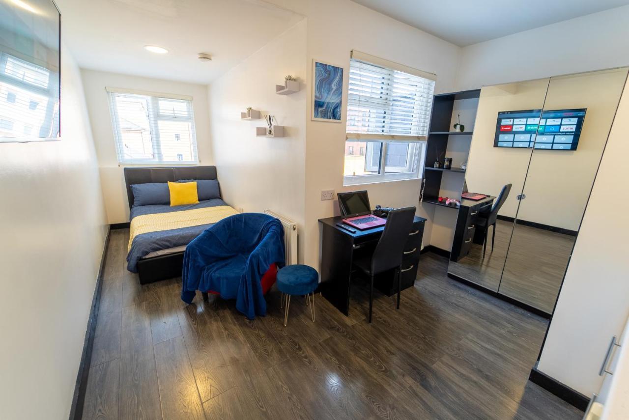 Stay Sa Cosy Equipped Studios Available 10 Mins From The City! Free Wifi &50" Smart Tv'S! Birmingham Phòng bức ảnh